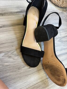 x-appeal Black Suede Block Heel Sandal
